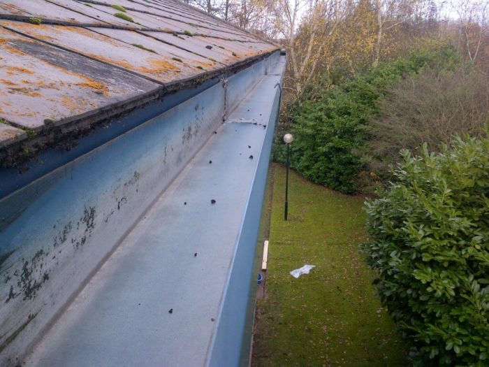 after picture of gutters cleaned