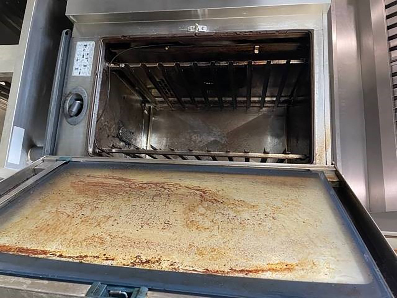 Safegroup Kitchen deep clean - oven before cleaning